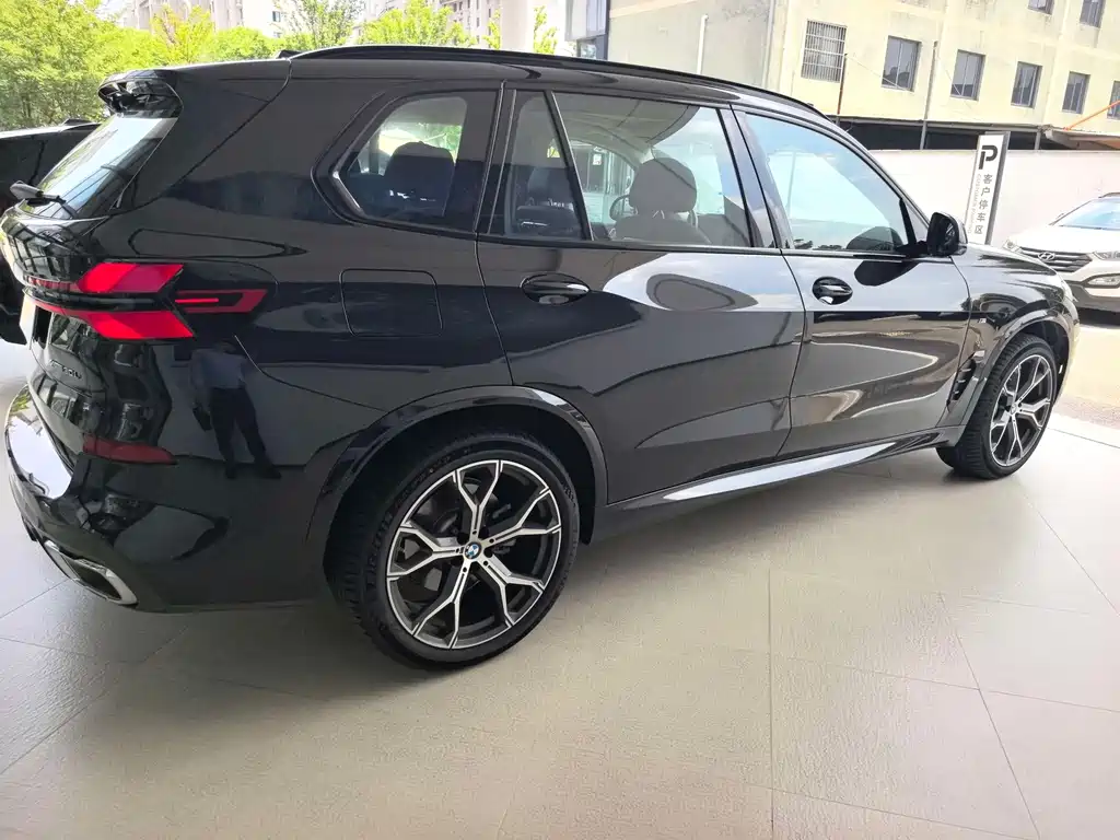 BMW X5 2025 — фото 12