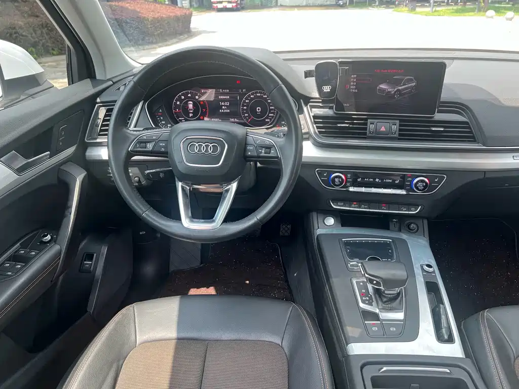 Audi Q5L 2019 — фото 9