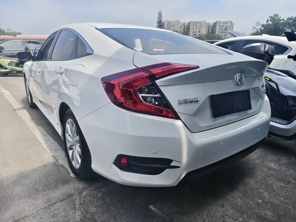 Honda Civic 2018 — фото 15
