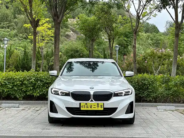 BMW i3 2025