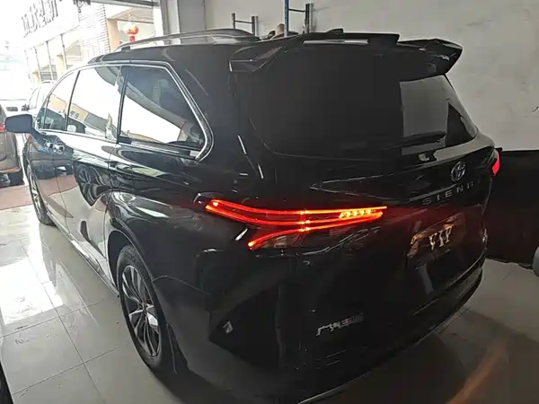 Toyota Sienna 2022