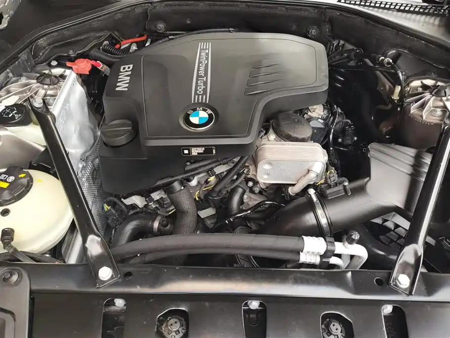 BMW 5 Series 2016 — фото 10