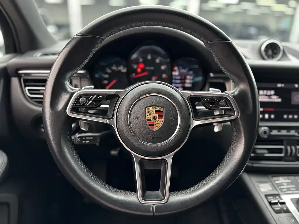 Porsche Macan 2020 — фото 4