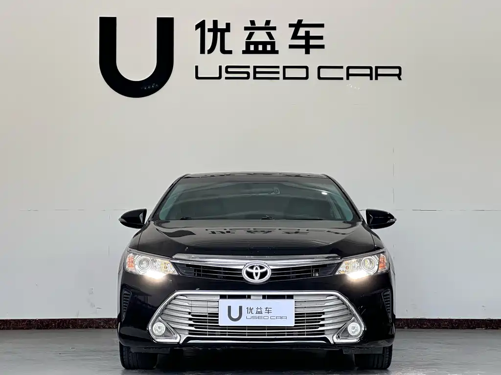 Toyota Camry 2017 — фото 2