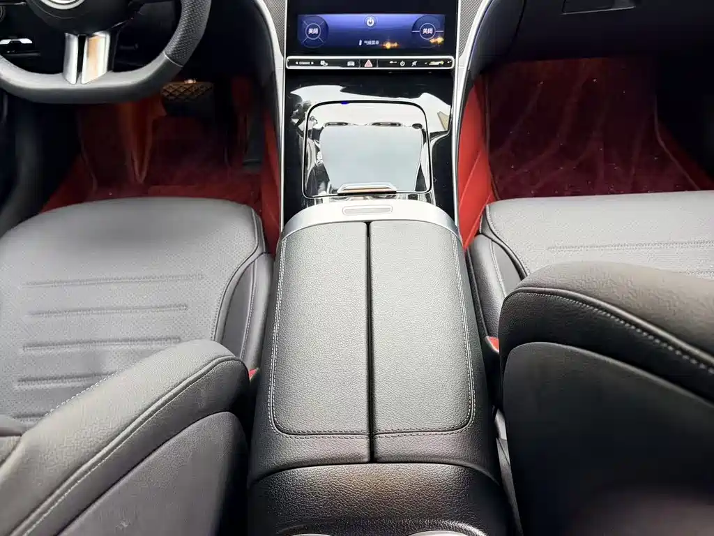 Mercedes-Benz C-Class 2023 — фото 13