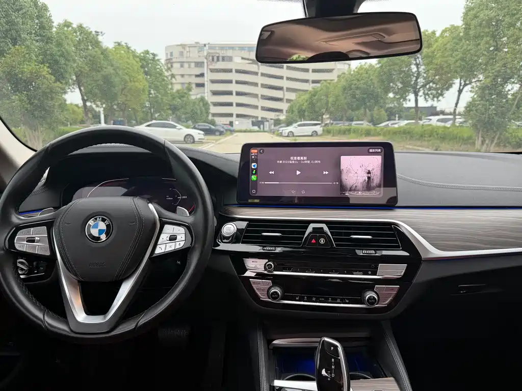 BMW 5 Series 2023 — фото 15