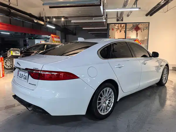 Jaguar XF 2016