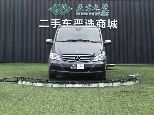 Mercedes-Benz Viano 2013