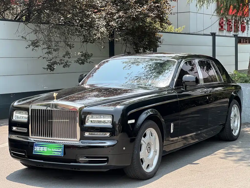 Rolls-Royce Phantom 2015 — фото 1