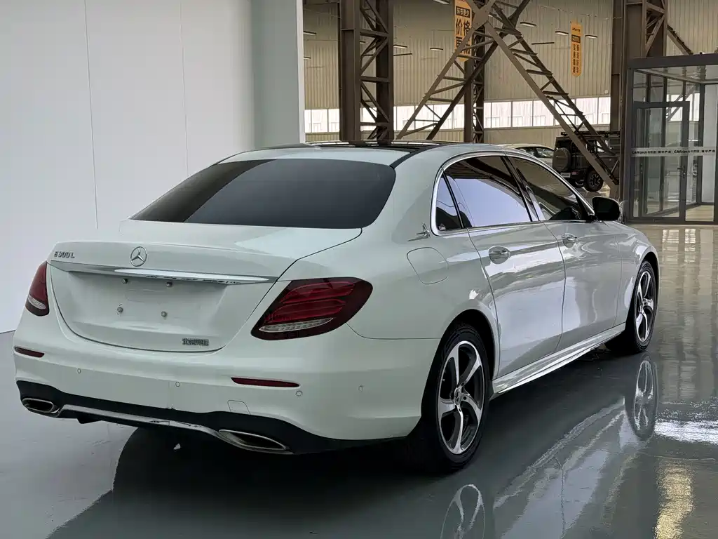 Mercedes-Benz E-Class 2019 — фото 9