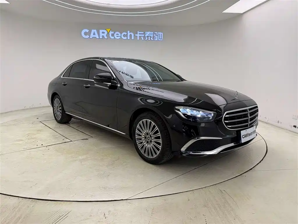 Mercedes-Benz E-Class 2022 — фото 3