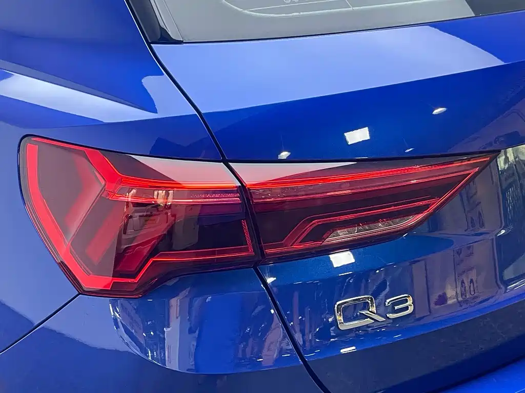 Audi Q3 2021 — фото 11