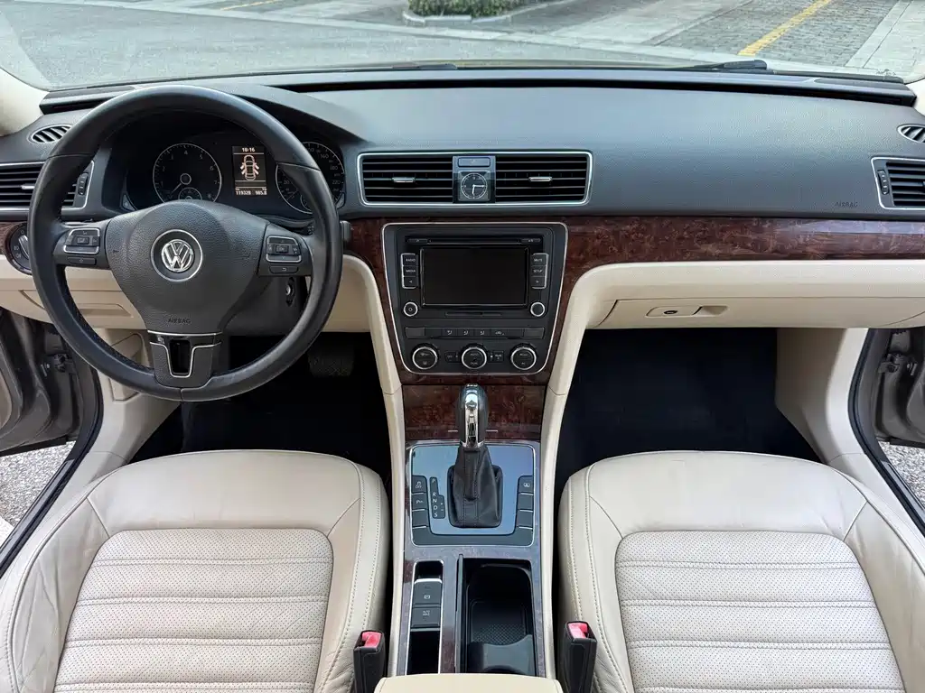 Volkswagen Passat 2012