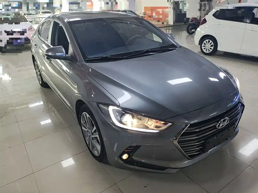 Hyundai Elantra 2019 — фото 4