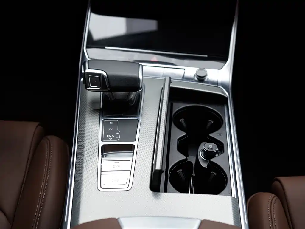 Audi A6L 2023 — фото 14