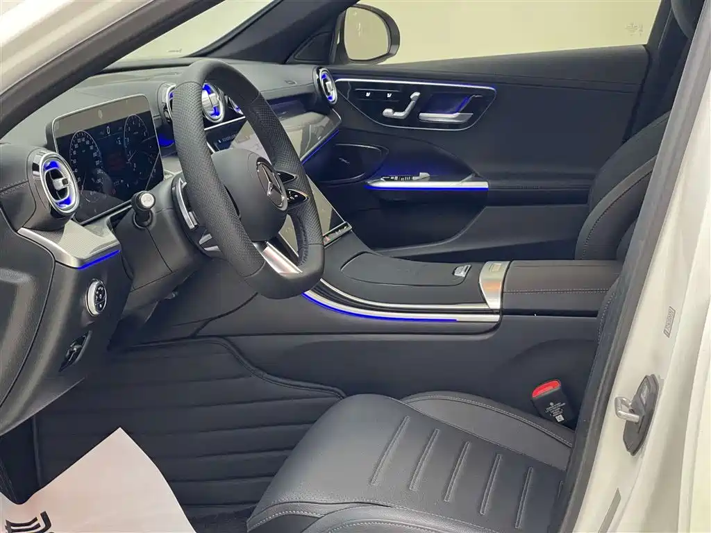 Mercedes-Benz C-Class 2025 — фото 13