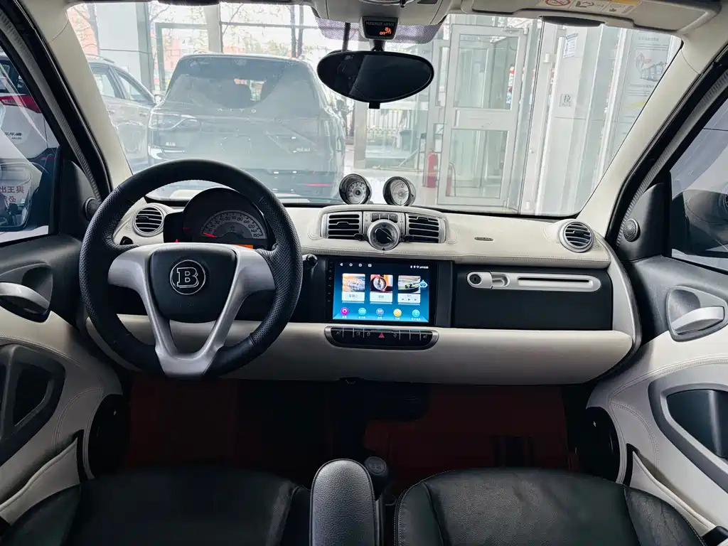 smart Fortwo 2015 — фото 20