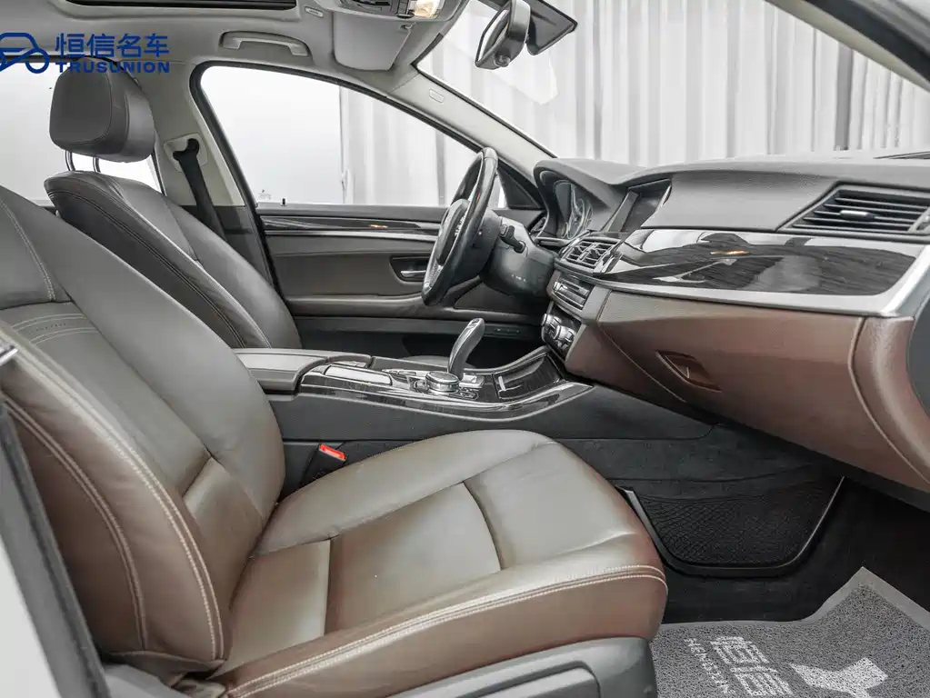 BMW 5 Series 2016 — фото 14
