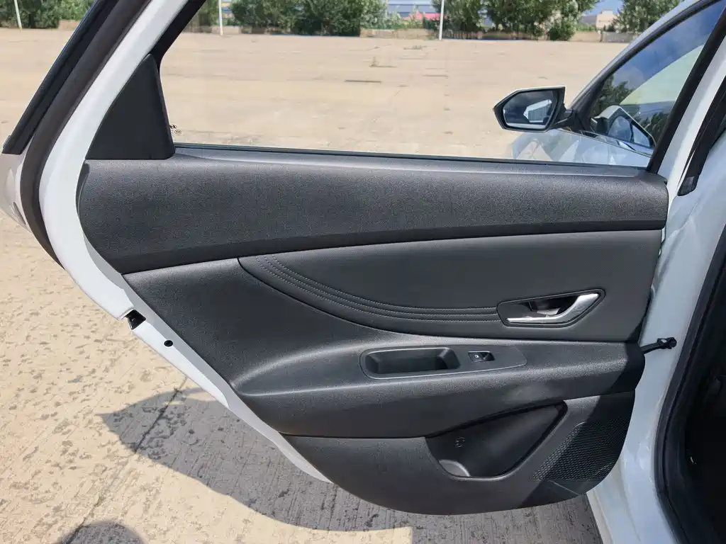 Hyundai Elantra 2022 — фото 29