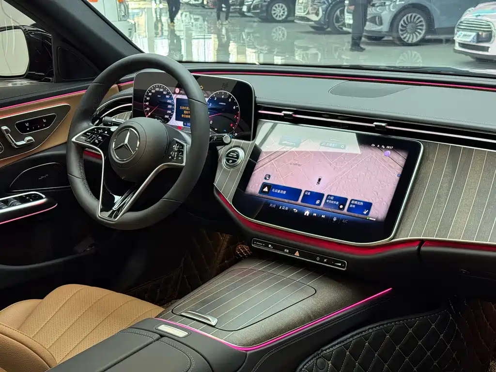 Mercedes-Benz E-Class 2024 — фото 15