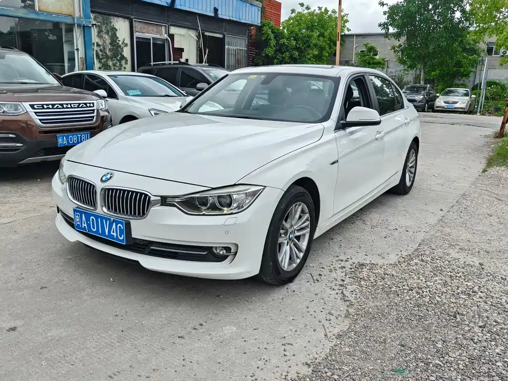 BMW 3 Series 2015 — фото 1