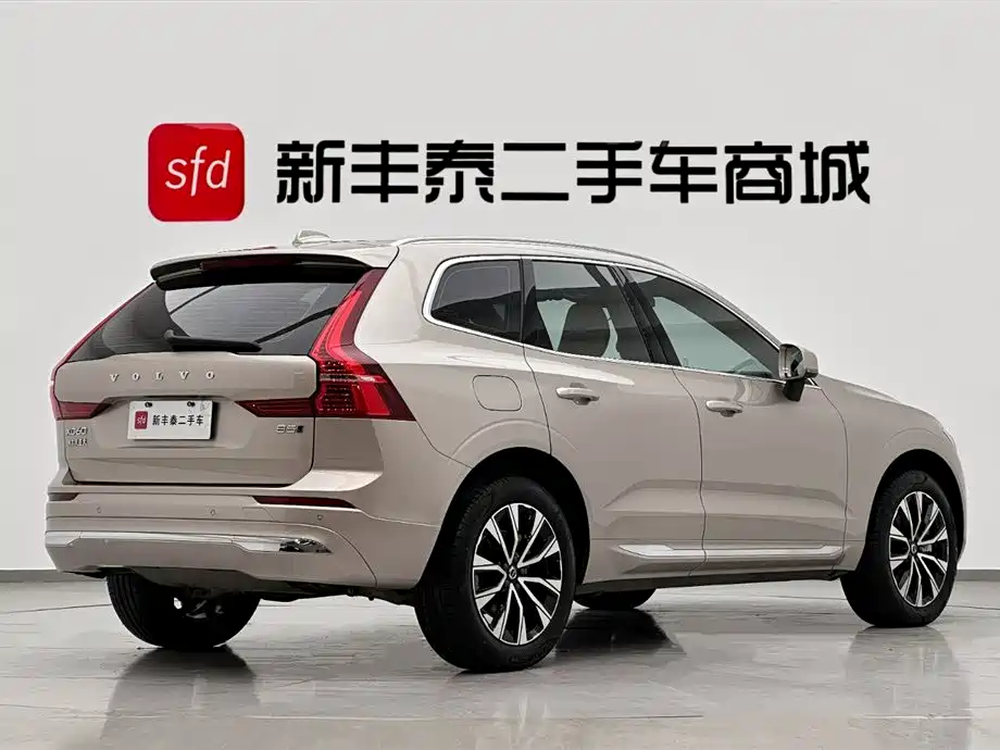 Volvo XC60 2025 — фото 5