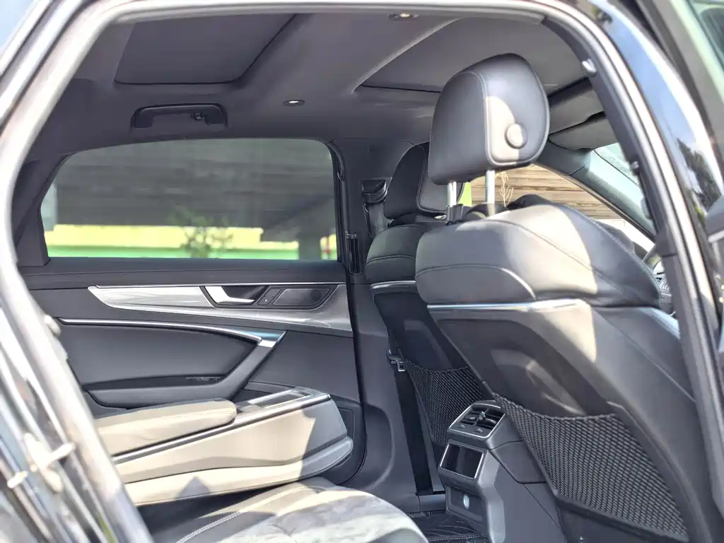 Audi A6L 2022