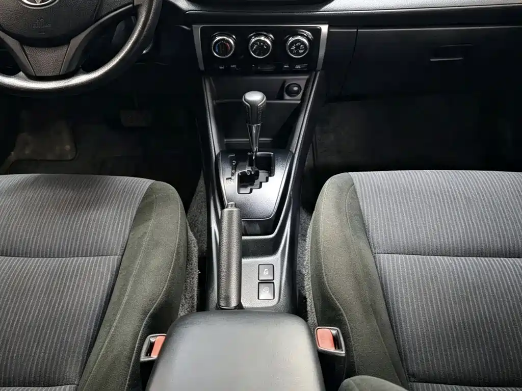 Toyota Yaris L 2019 — фото 4