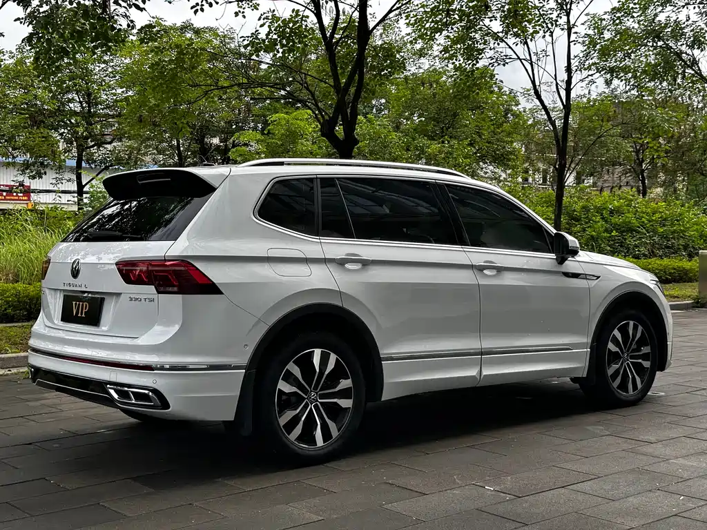 Volkswagen Tiguan L 2024 — фото 4