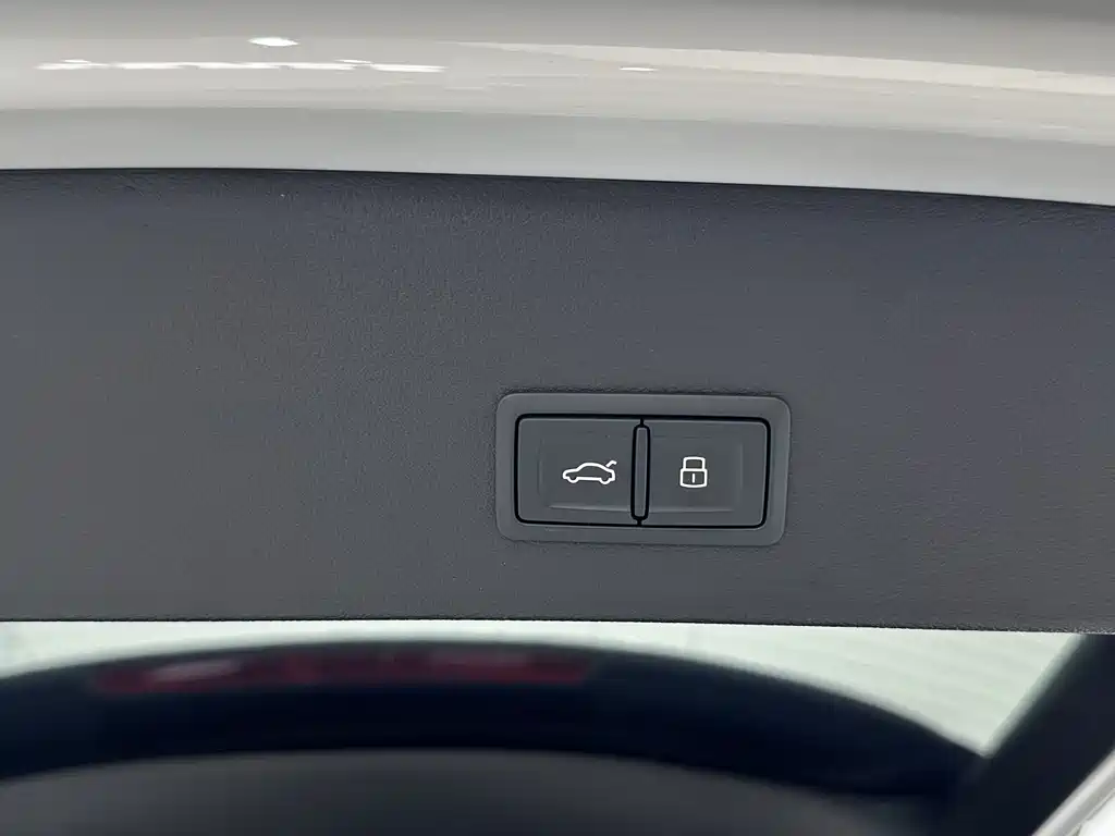 Audi Q2L 2022 — фото 15
