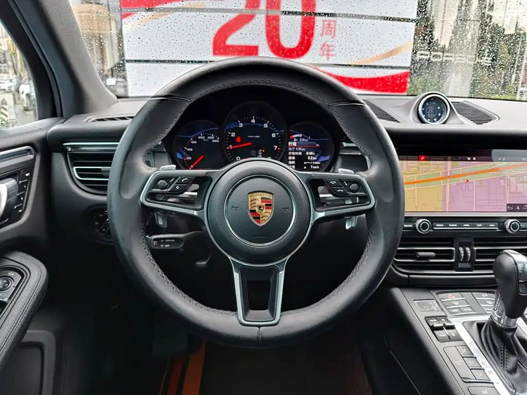 Porsche Macan 2019 — фото 12