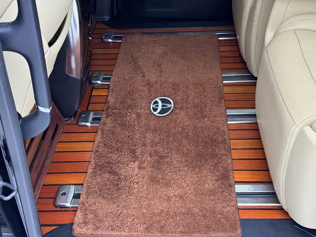 Toyota Alphard 2019 — фото 12