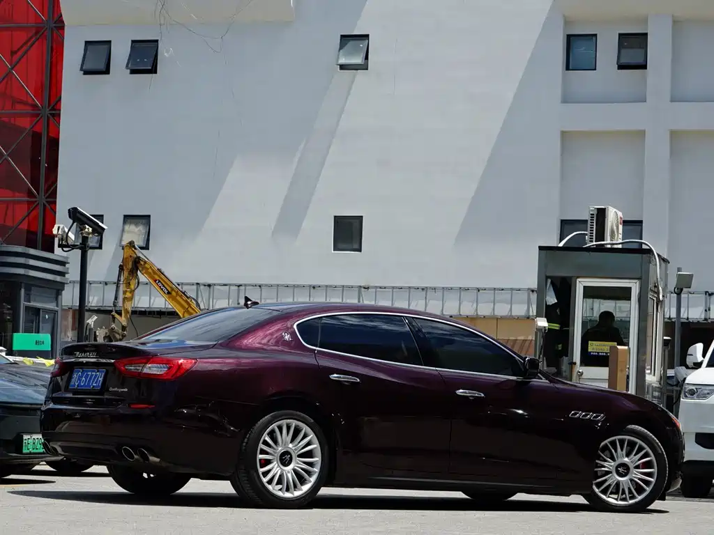 Maserati Quattroporte 2014 — фото 23