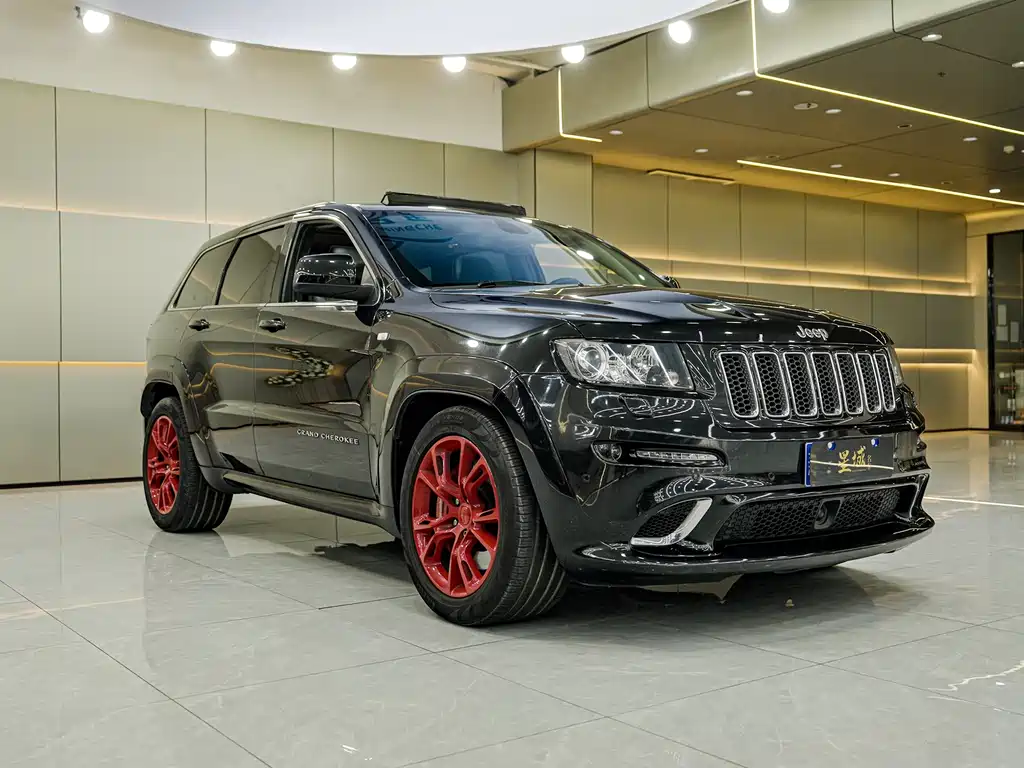 Jeep Grand Cherokee SRT 2012 — фото 27