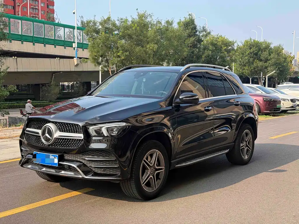 Mercedes-Benz GLE 2023 — фото 1