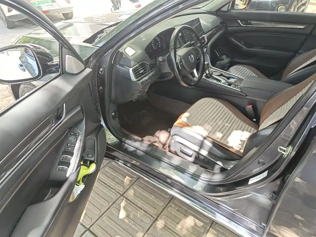 Honda Accord 2022 — фото 16