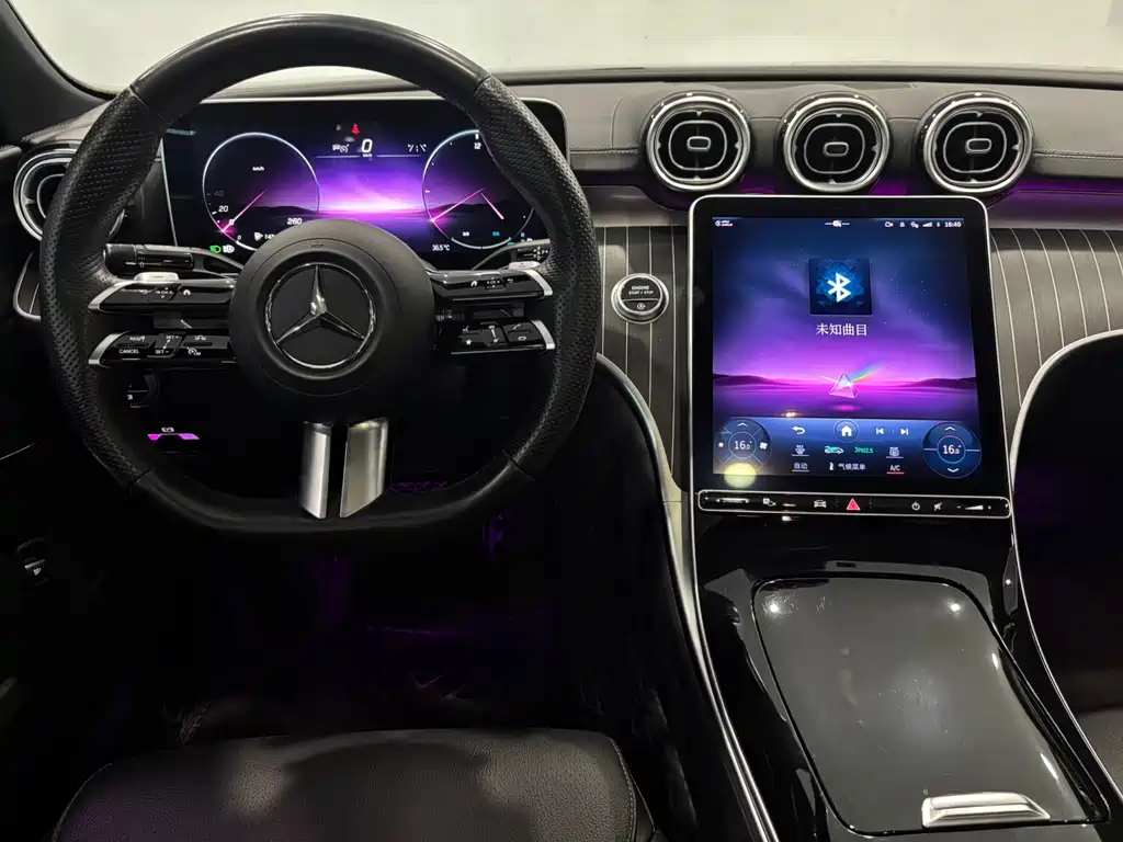Mercedes-Benz C-Class 2024 — фото 13