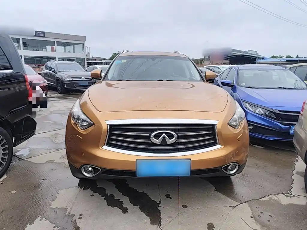 Infiniti QX70 2016 — фото 3