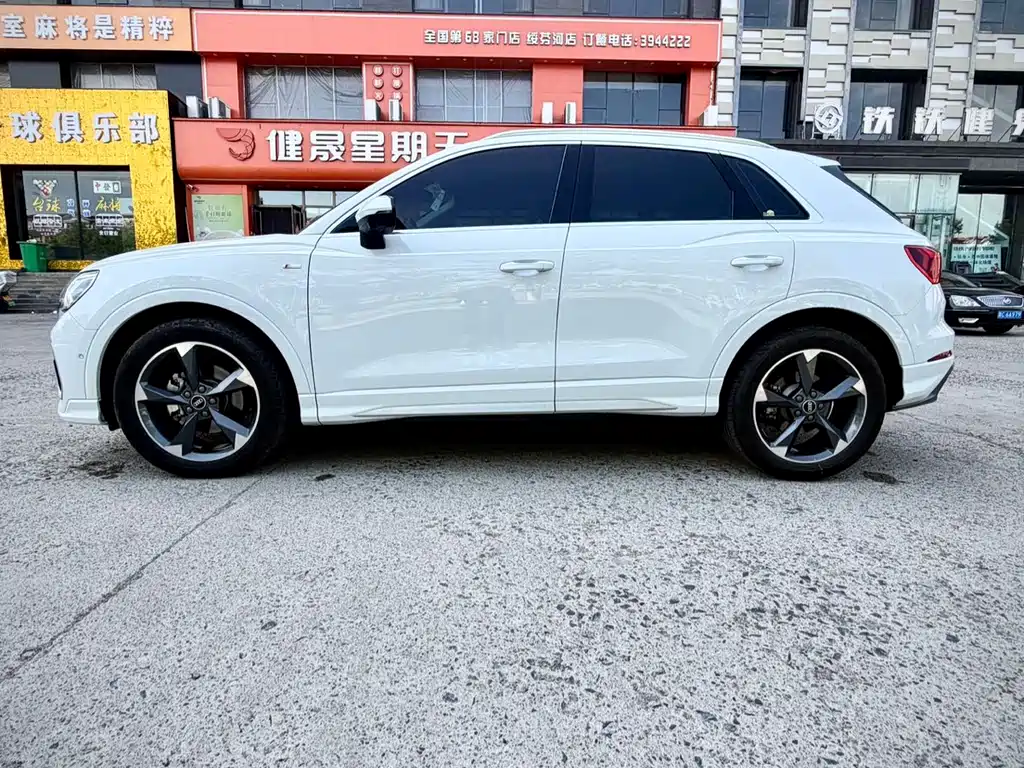 Audi Q3 2022 — фото 8