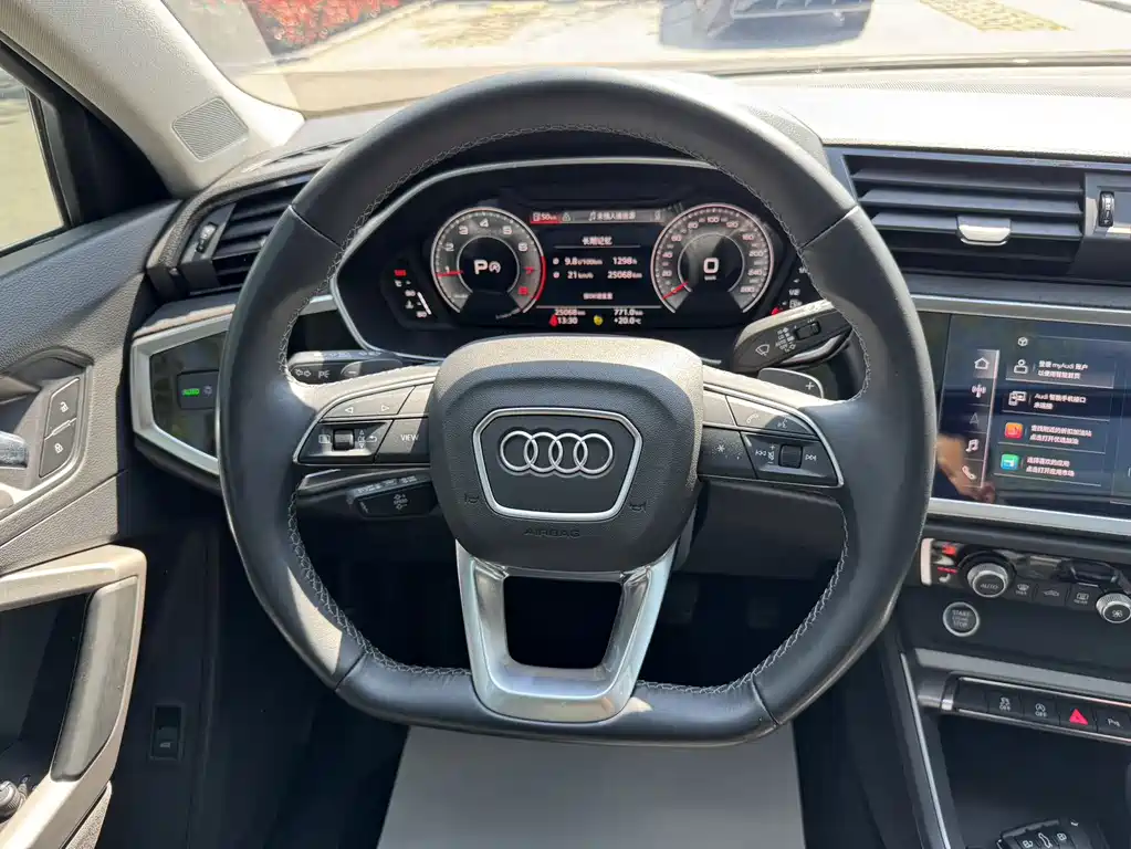 Audi Q3 2022 — фото 15