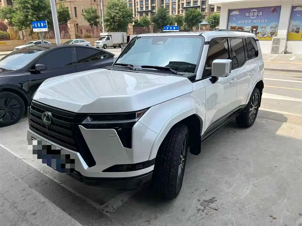 Lexus GX 2026 — фото 1