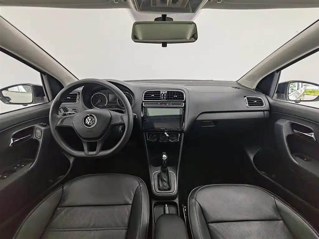 Volkswagen Polo 2015