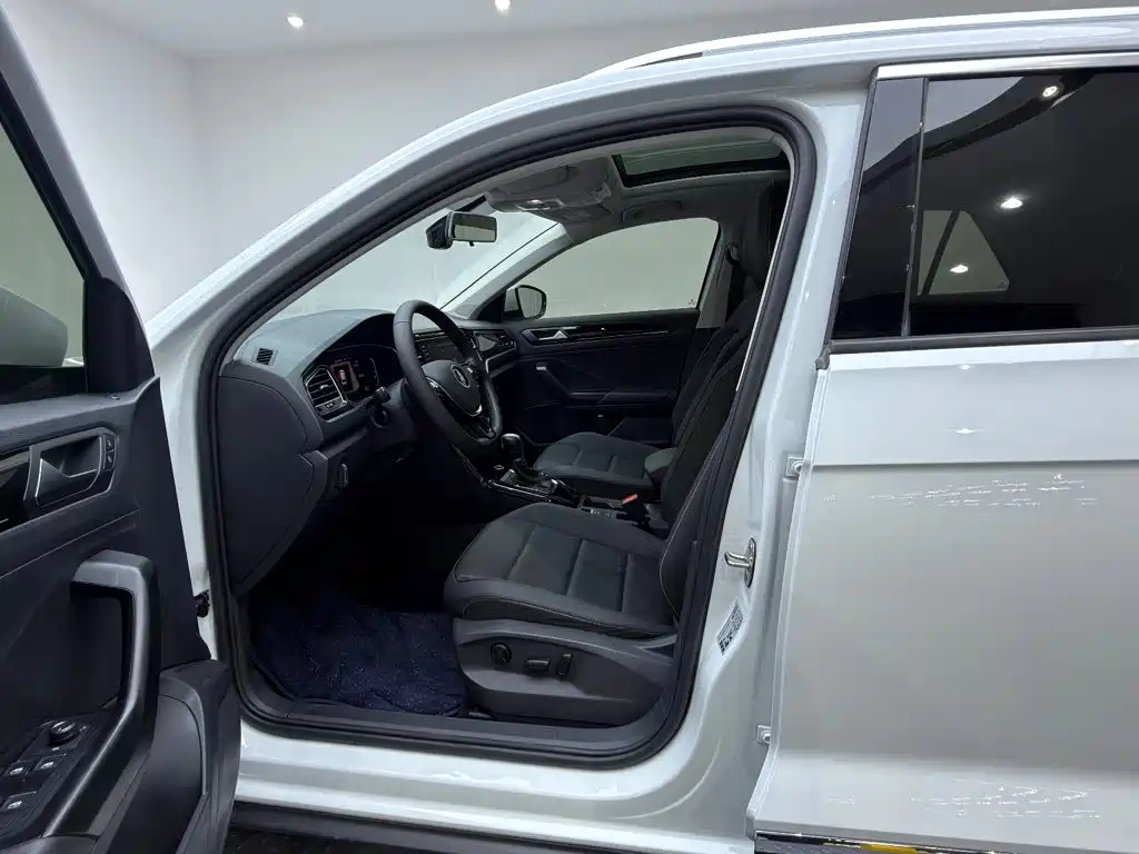 Volkswagen T-Roc 2022 — фото 12