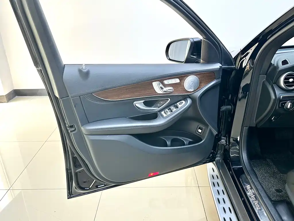 Mercedes-Benz GLC 2020 — фото 18