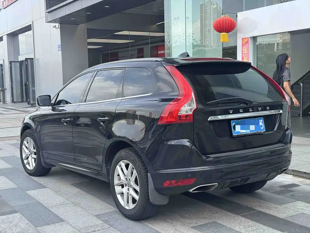 Volvo XC60 2017 — фото 4