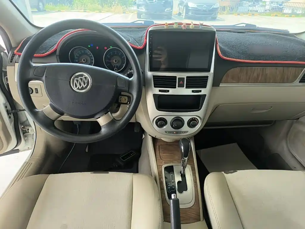 Buick Excelle 2015 — фото 10