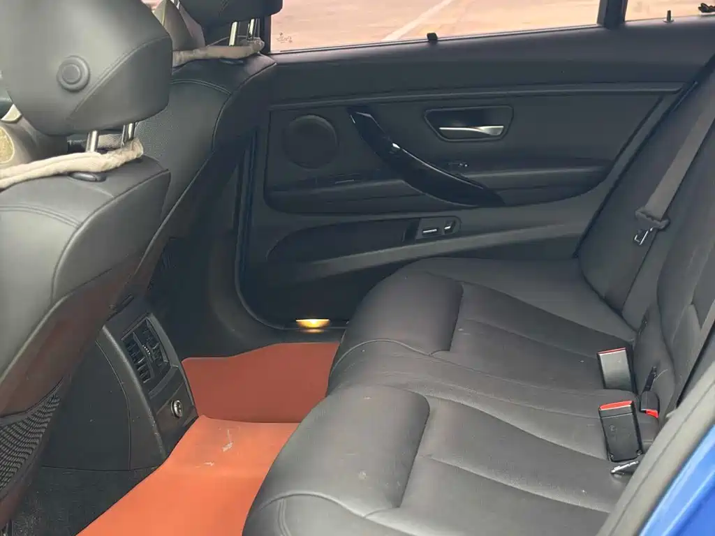 BMW 3 Series 2016 — фото 11
