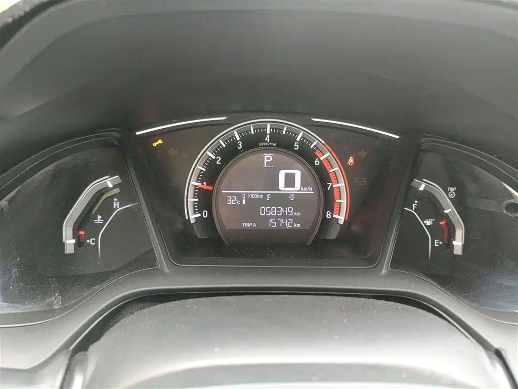 Honda Civic 2018 — фото 12