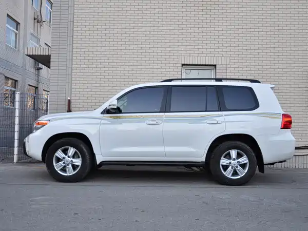 Toyota Land Cruiser 2012