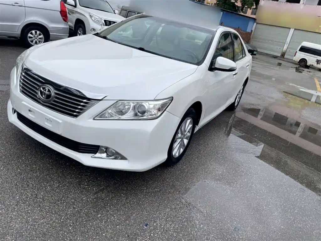 Toyota Camry 2014 — фото 2